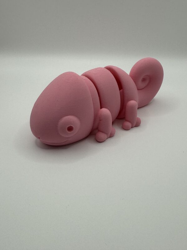 3D Articulated Chameleon – Lifelike, Flexible Reptile Model - Image 4