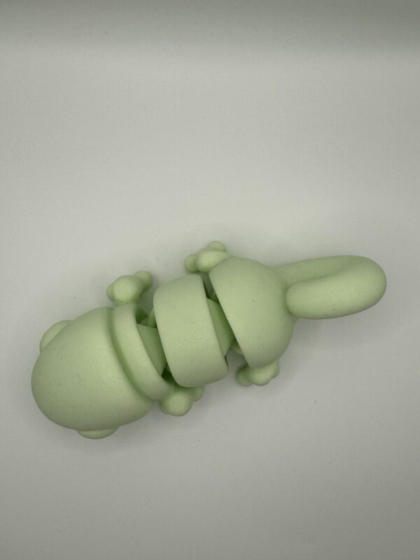 3D Articulated Chameleon – Lifelike, Flexible Reptile Model - Image 7