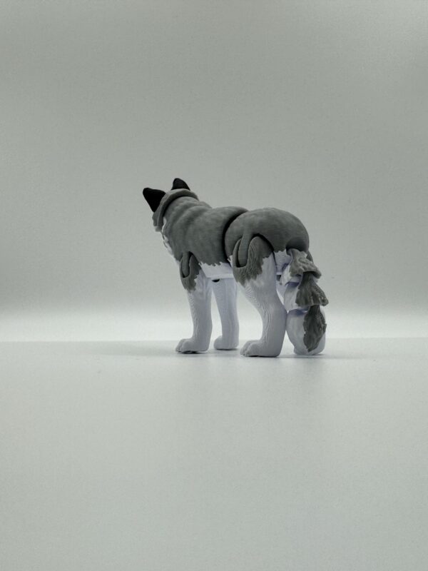 3D Wolf Figurine - Image 5