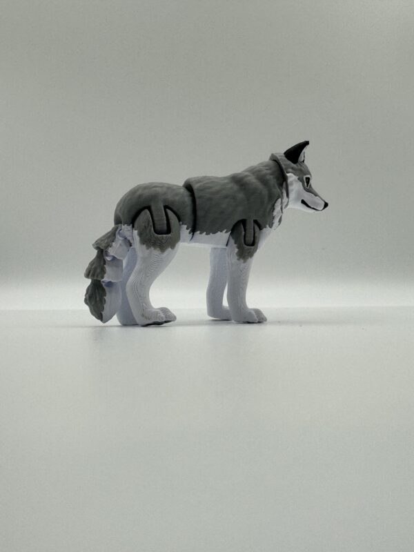 3D Wolf Figurine - Image 7