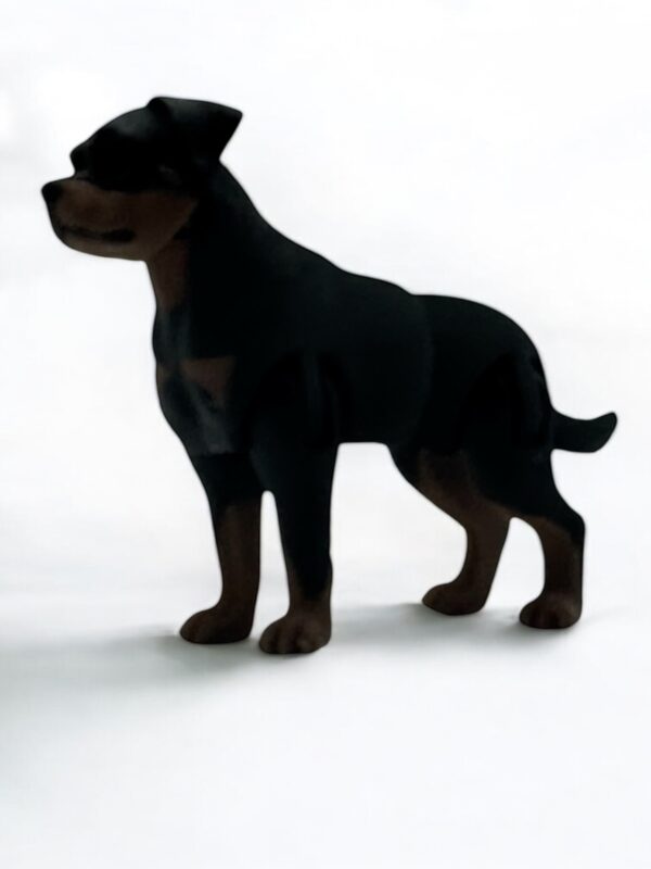 Rottweiler 3D Articulated Figurine – Powerful Solid Colour Dog Sculpture